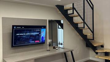 Deluxe Apartment, Balcony | Free WiFi