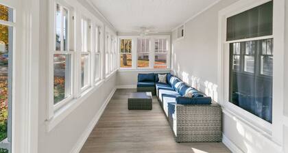 Warm 5 bed Libertyville Getaway Close to Navy Base