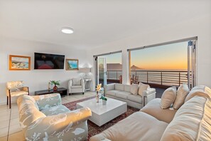 TV - Atlantic Terraces Penthouse (Blouberg)