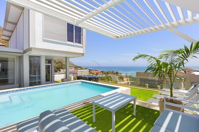 Atlantic Sky Villa - Four Bedroom House, Sleeps 8