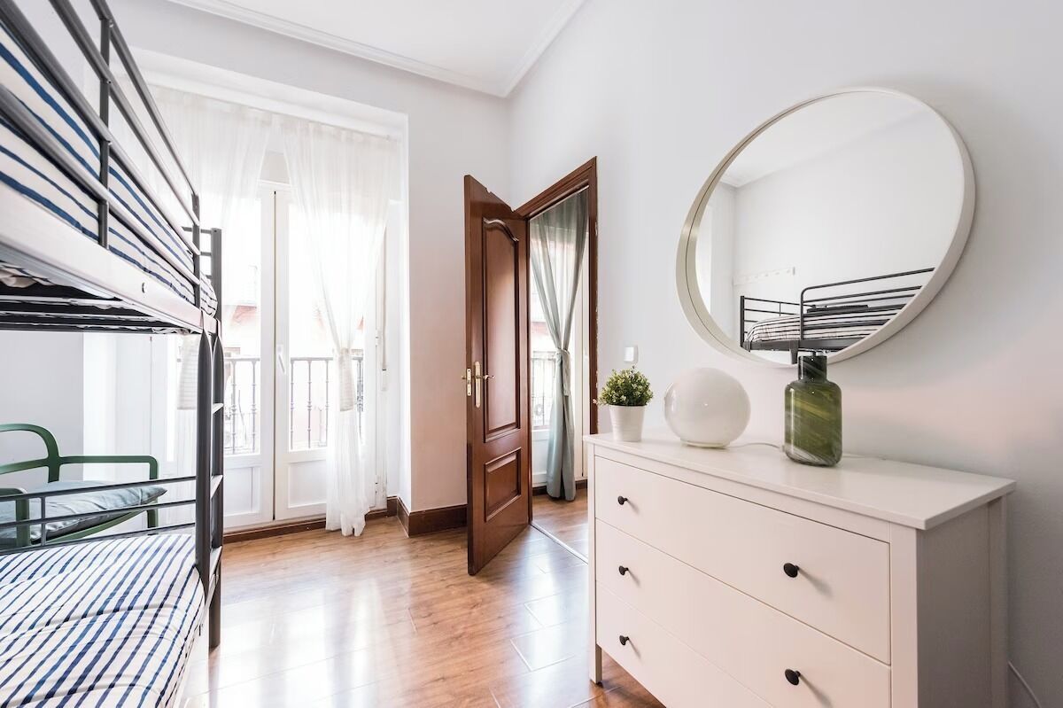 2 chambres, fer et planche à repasser, lit parapluie, Wi-Fi gratuit