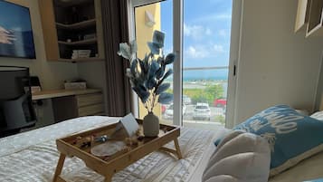 Free WiFi, wheelchair access