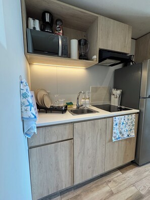 冰箱、微波炉、炉灶、茶具/咖啡用具