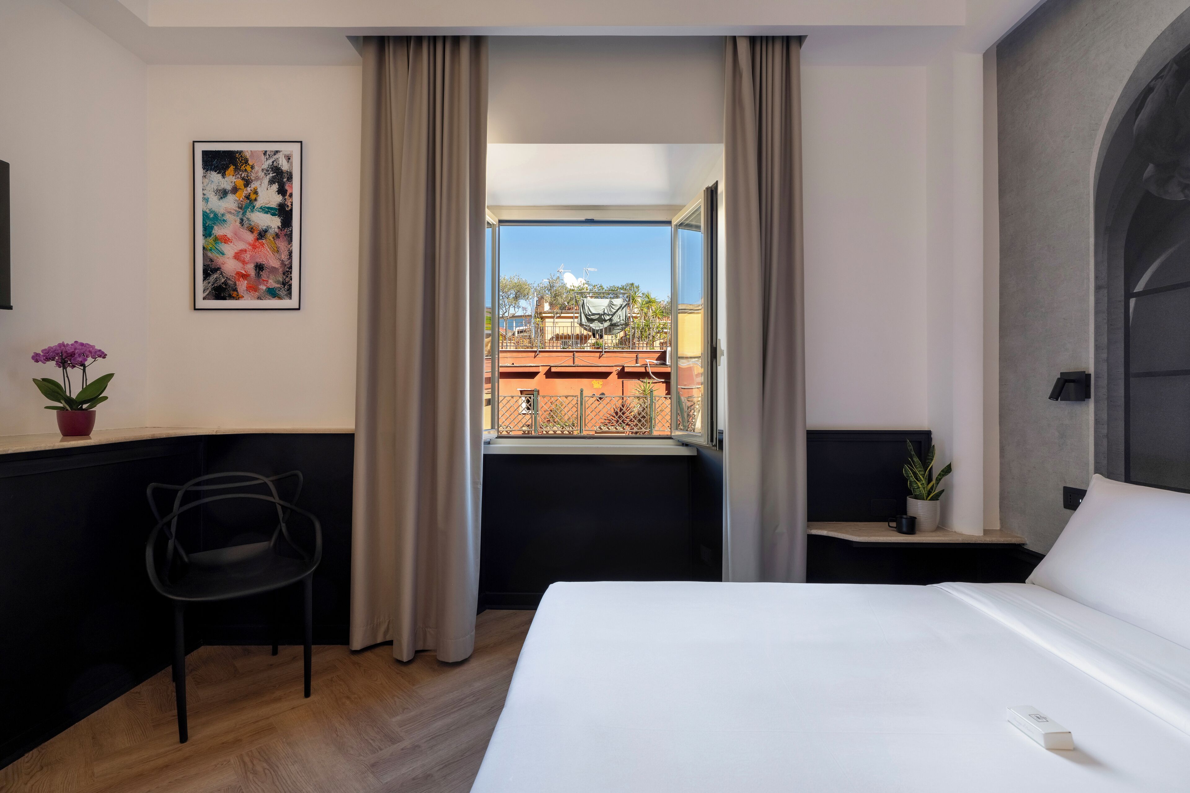 Classic Double Room | Laptop workspace, free WiFi