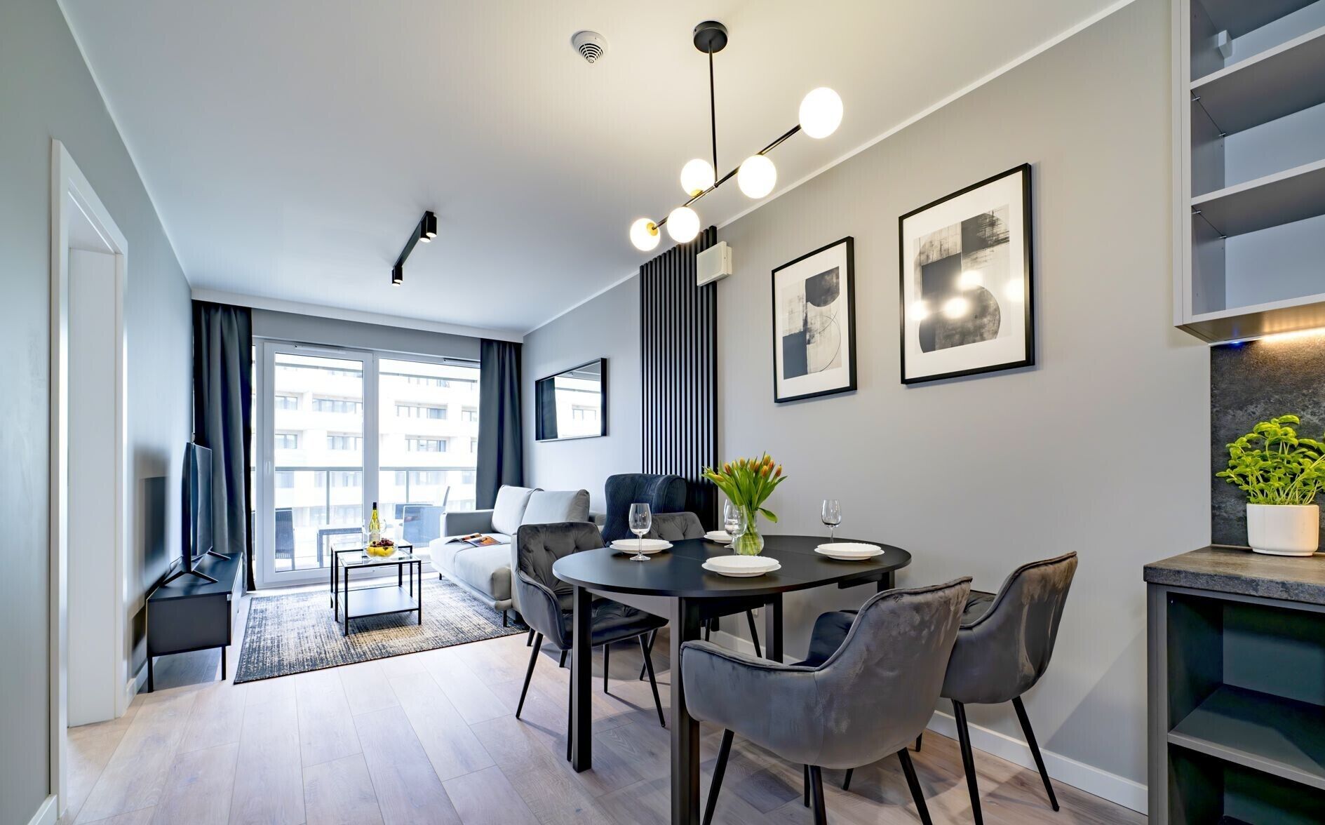 Klassiek appartement (Kasprowicza 121) | Dineren op de kamer