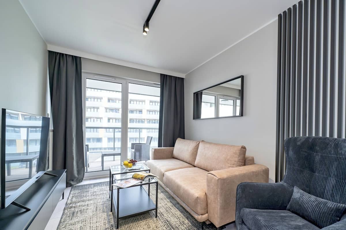 Căn hộ phong cách cổ điển (Kasprowicza 223) | Khu phòng khách | TV màn hình phẳng