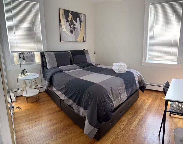 2 habitaciones, tabla de planchar con plancha, wifi y ropa de cama 