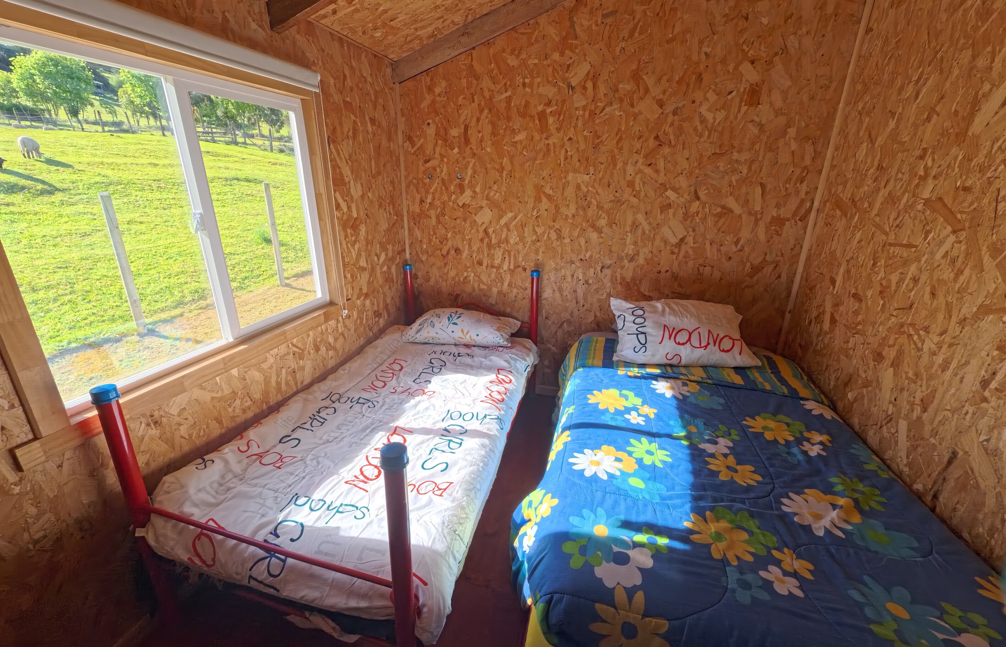 2 bedrooms, bed sheets