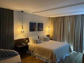 ห้องเพรสซิเดนเชียลสวีท, ระเบียง, วิวเมือง | ตู้นิรภัยในห้องพัก, ผ้าม่านกันแสง, เปล/เตียงเด็กอ่อน (ฟรี)