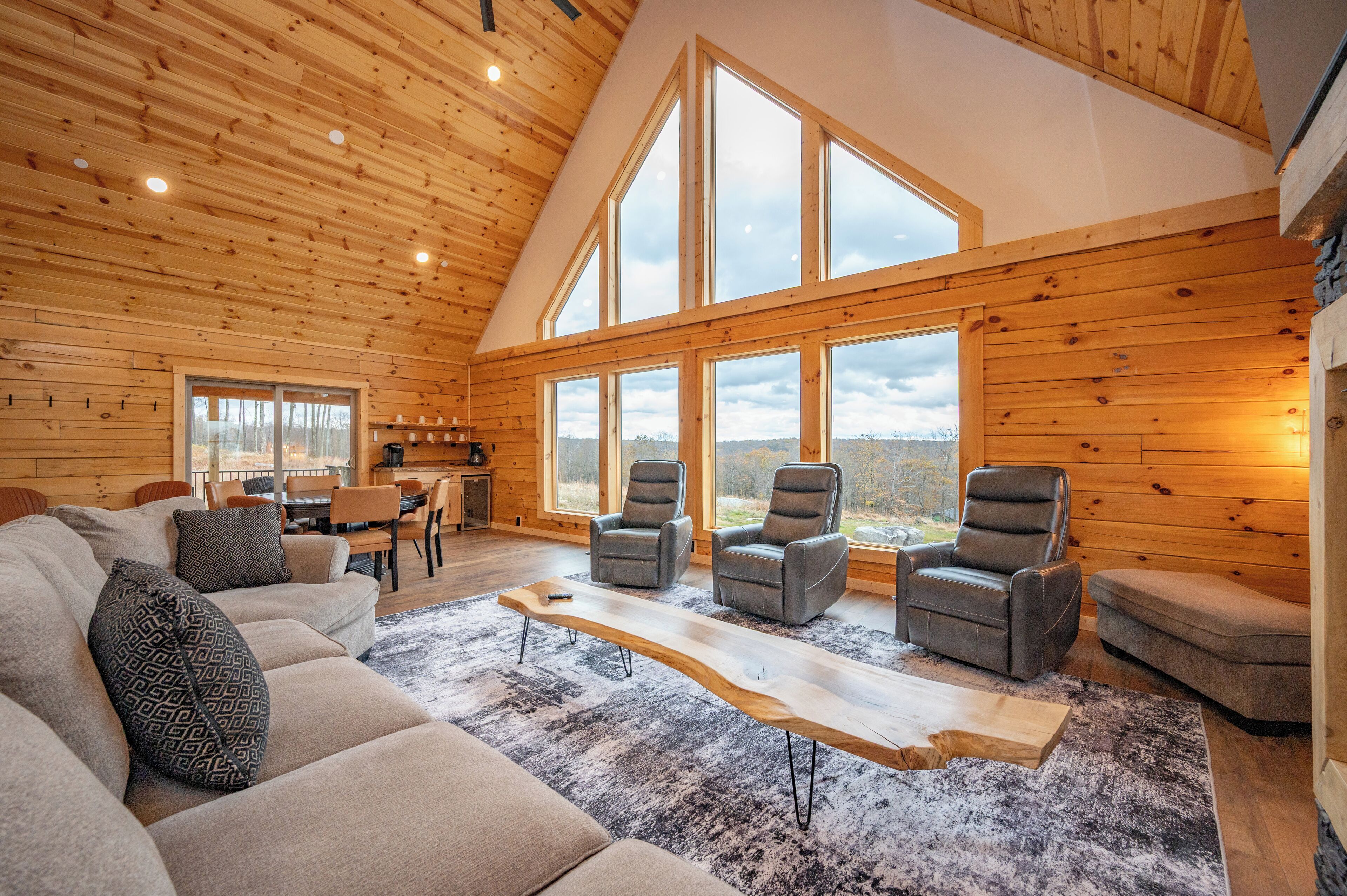 Smart-tv en een open haard