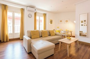 Smart TV - Full apartment for groups in Sol (Madrid)