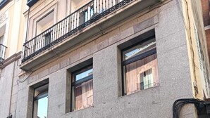 تفاصيل الفندق من الخارج
