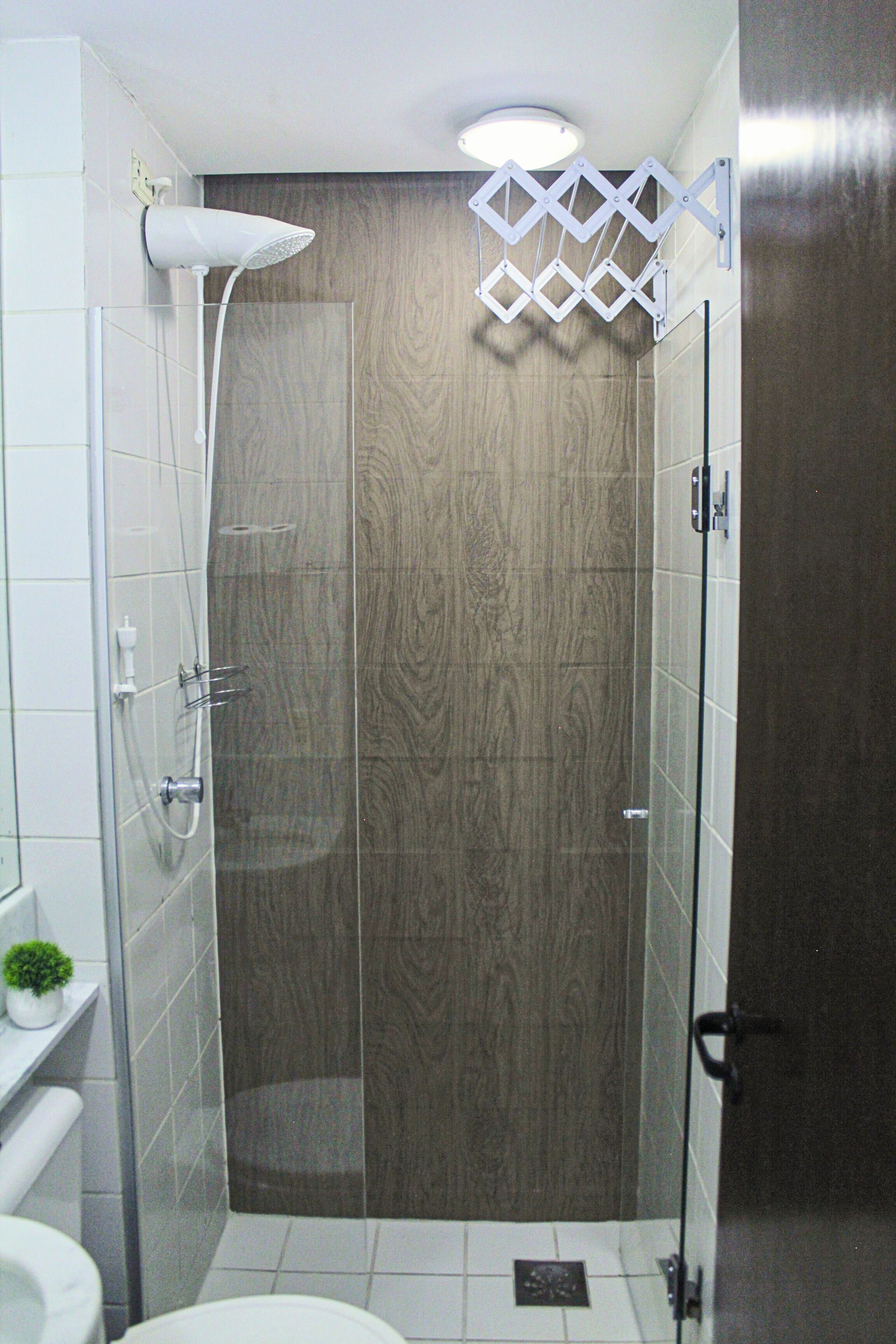 Apartment | Bathroom | Shower, towels