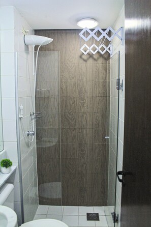 Appartamento | Bagno | Doccia, asciugamani