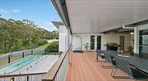 Outdoor dining - Resort Style Home with Plunge Pool (Cessnock)