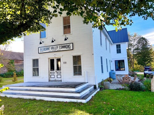 Retreat for 2 in the Heart of the Maine Mountains