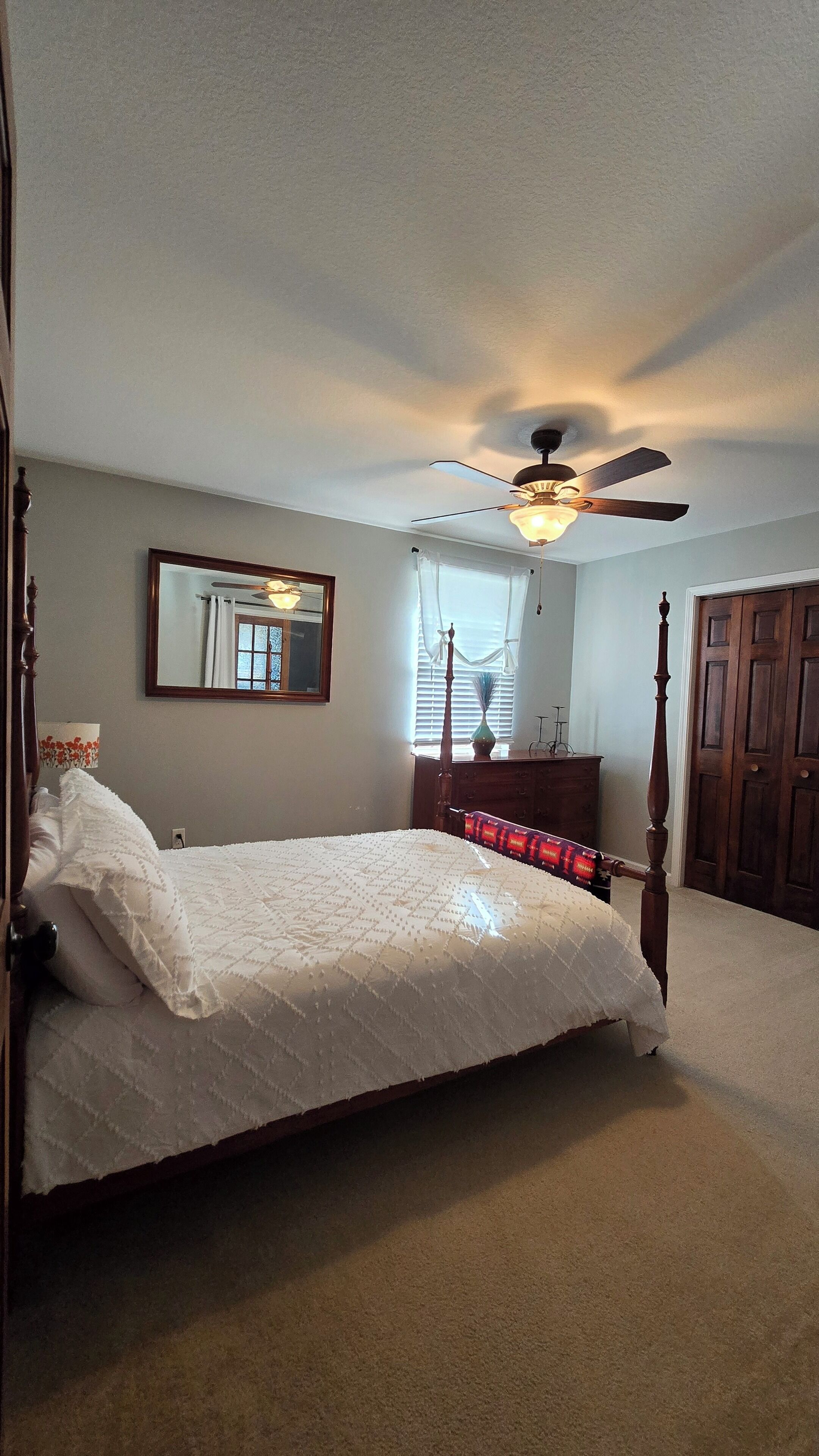 3 bedrooms, desk, iron/ironing board, free WiFi