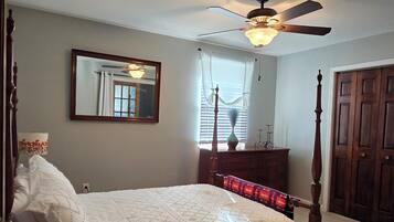 3 camere, una scrivania, ferro/asse da stiro, Wi-Fi gratuito