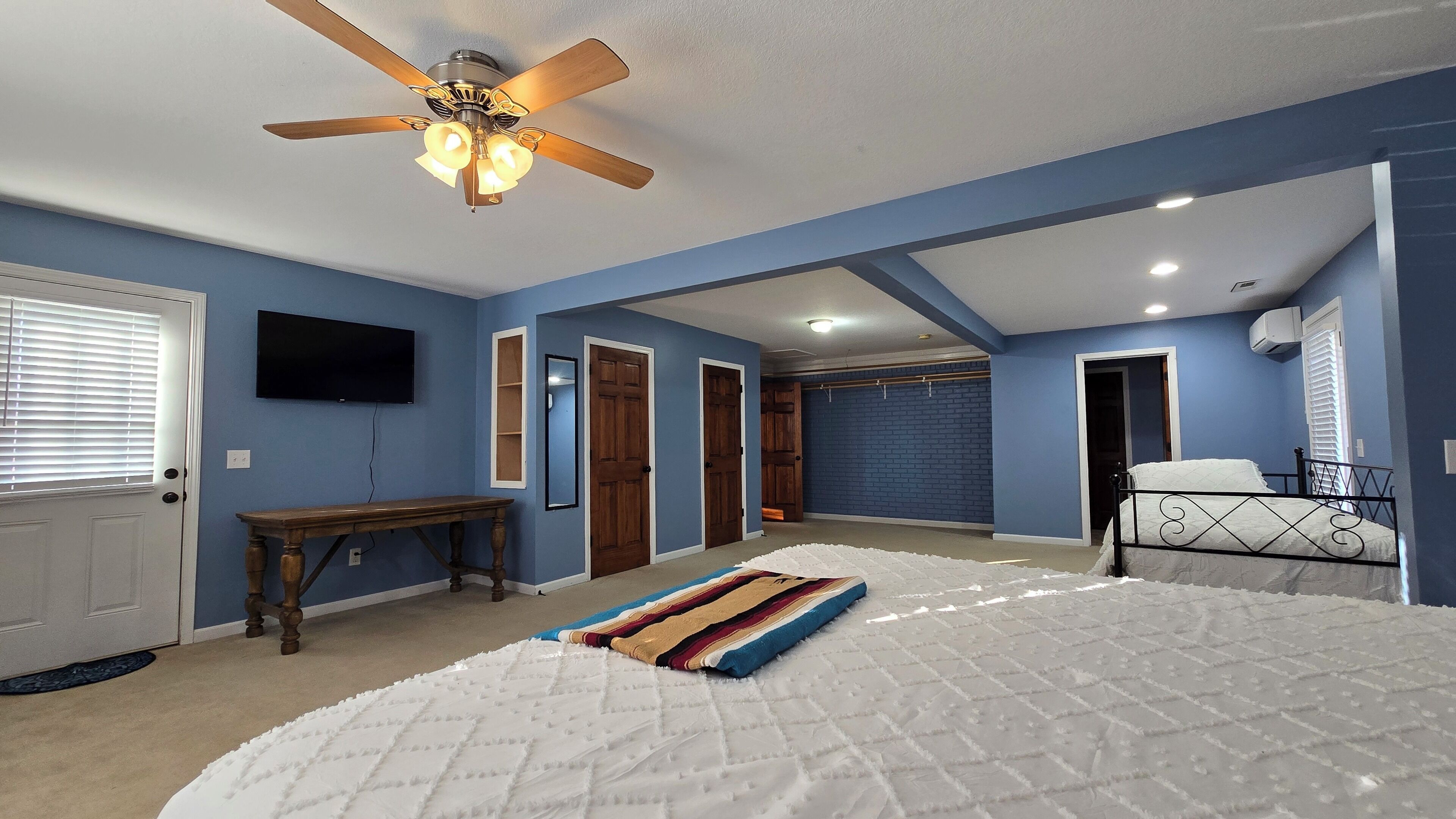 3 bedrooms, desk, iron/ironing board, free WiFi