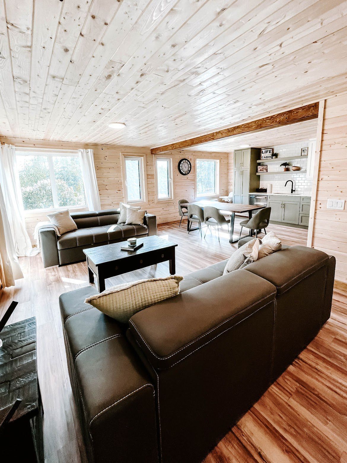 Cabaña, vista al resort | Área de sala de estar