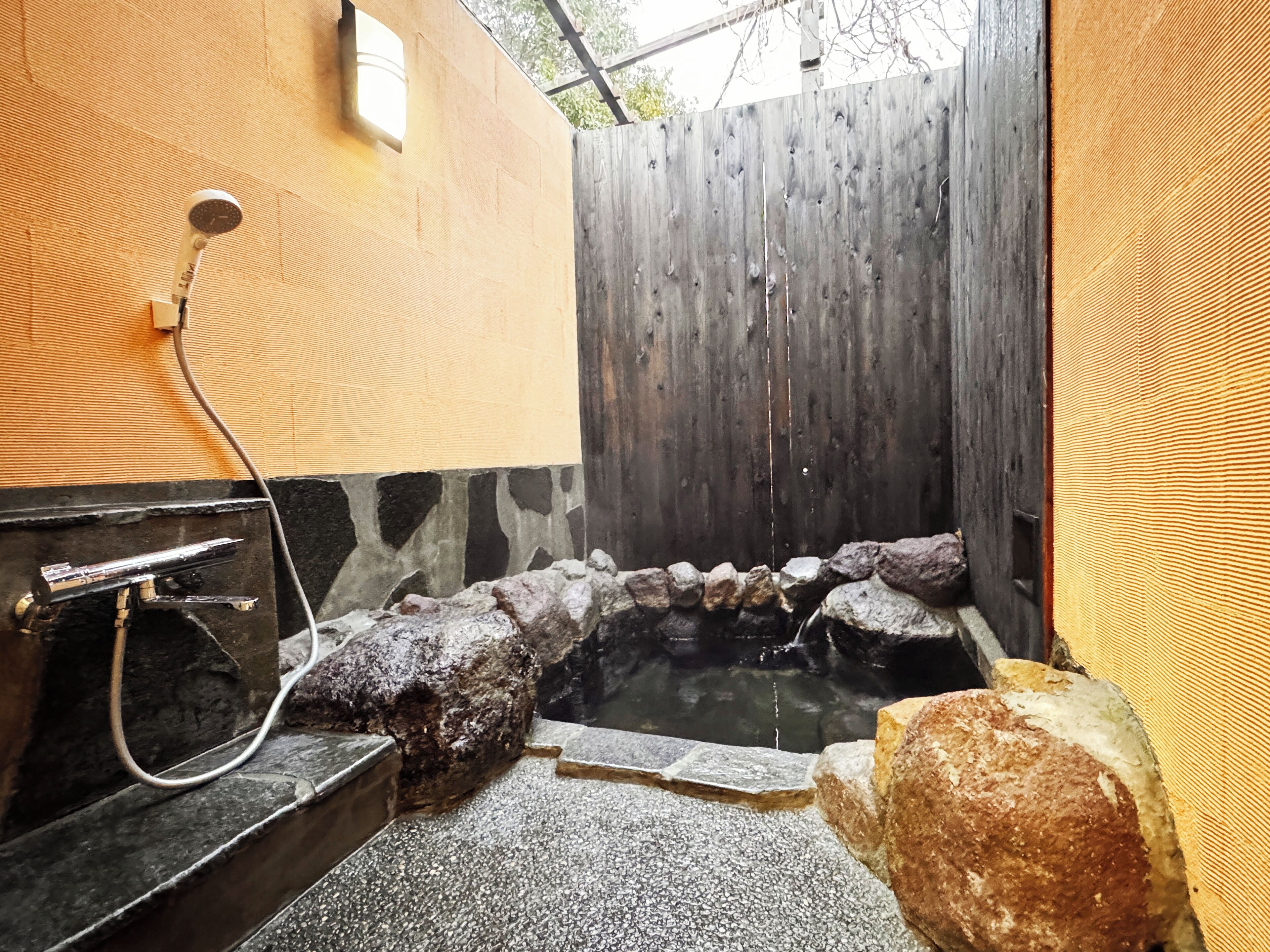 日式客房 | 浴室 | 獨立浴缸及淋浴設備、免費梳洗用品、風筒、提供毛巾