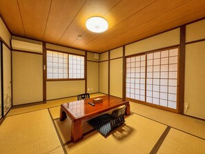 Habitación cuádruple de estilo japonés | Wifi gratis 