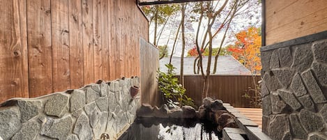 Vierbettzimmer im japanischen Stil | Badezimmer