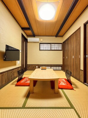 Japanese-style Quadruple Room | Free WiFi