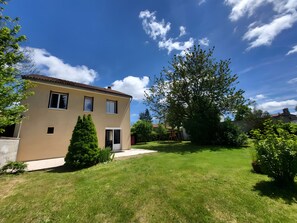 Exterior - Holiday Home “La Maison De Charlotte” in Lespéron, Ardèche (Lespéron)