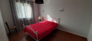 3 bedrooms, iron/ironing board