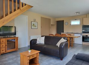 TV - Holiday Home “La Maison De Charlotte” in Lespéron, Ardèche (Lespéron)