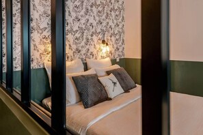 1 bedroom, iron/ironing board, WiFi, bed sheets - Studio Retro Green hyper center behind Sofitel (Luxembourg)