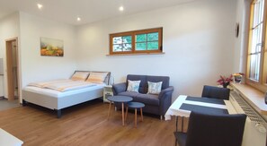 1 Schlafzimmer, Reisekinderbett, kostenloses WLAN, Bettwäsche