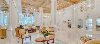 One Bedroom Spacious Palm Beach Condo Heated Pool