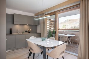 Dining - Vira – Ski-in Ski-out Apartment, Alpe d’Huez (Huez)