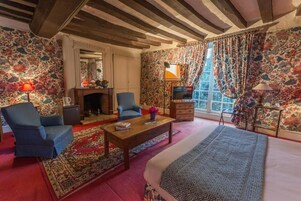 Caja de seguridad en la habitación y sistema de insonorización 