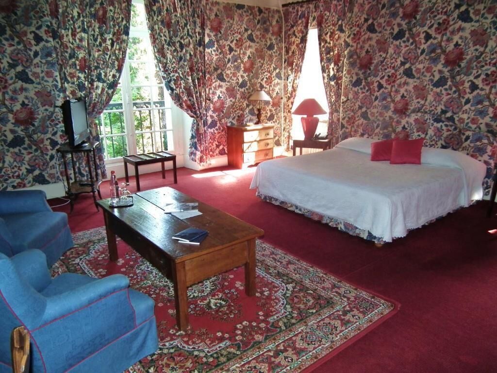 In-room safe, soundproofing, free WiFi