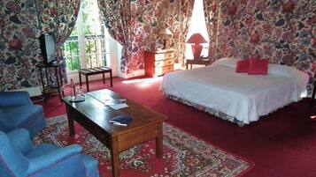 Coffres-forts dans les chambres, chambres insonorisées, Wi-Fi gratuit