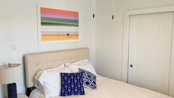 5 bedrooms, iron/ironing board, internet, bed sheets