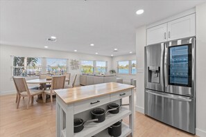 Interior - Waterfront Experience | Boatlift & Boat Rental (Tarpon Springs)