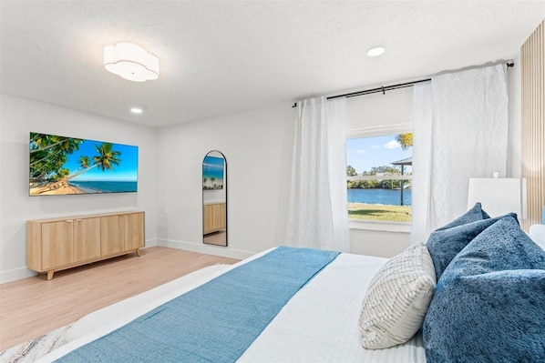 Room - Waterfront Experience | Boatlift & Boat Rental (Tarpon Springs)