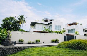 Exterior - New Modern, 2Br Villa in Canggu/Pool/Rooftop (Tabanan)