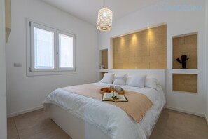 2 bedrooms, desk, iron/ironing board, free WiFi - ClickSardegna San Michele Penthouse with Terrace and Parking in the City Center (Alghero)