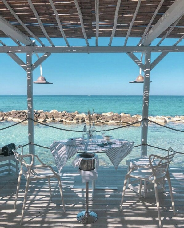 تناول الطعام بالخارج