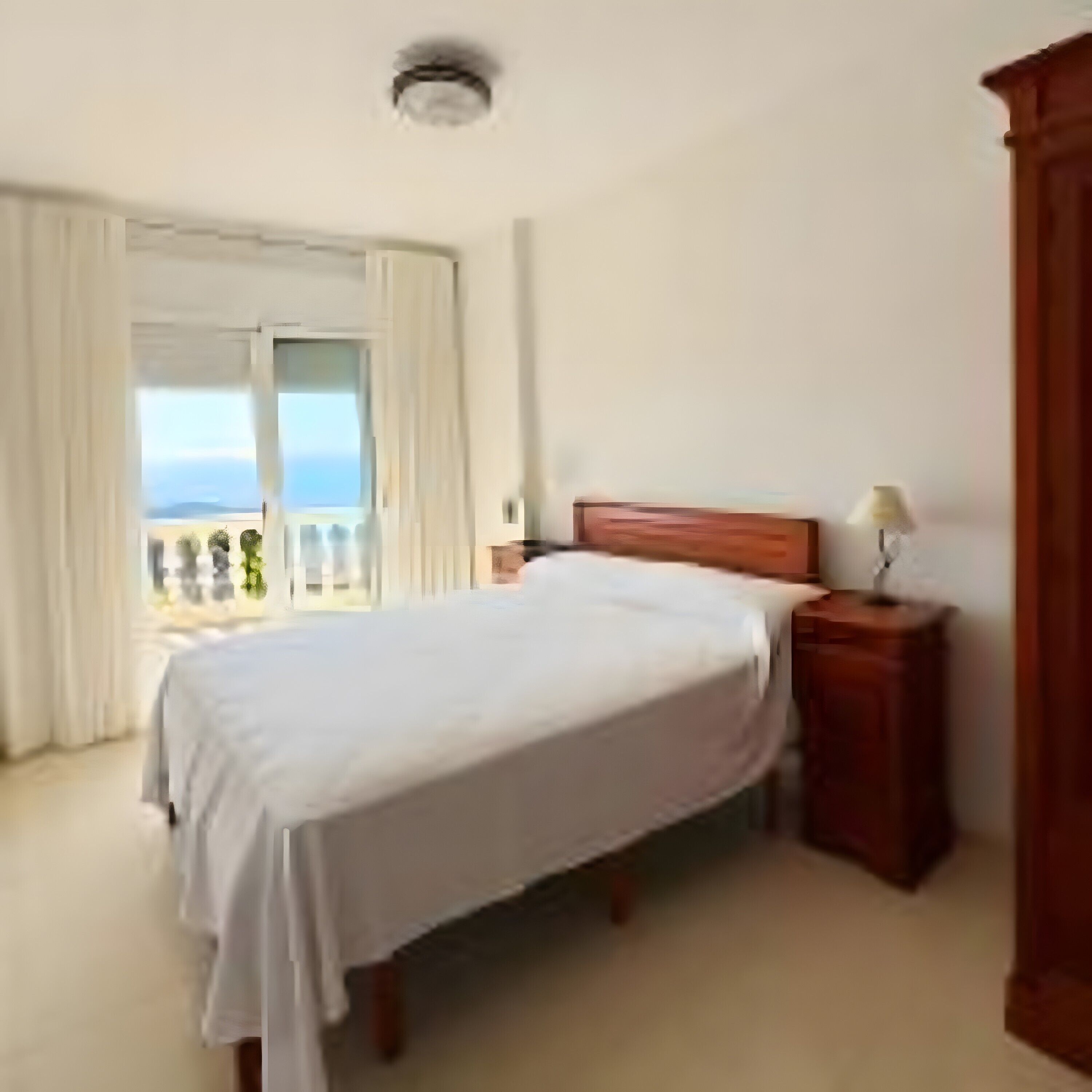 3 slaapkamers, een strijkplank/strijkijzer, wifi, beddengoed