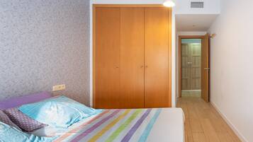 3 dormitorios, tabla de planchar con plancha, wifi y ropa de cama