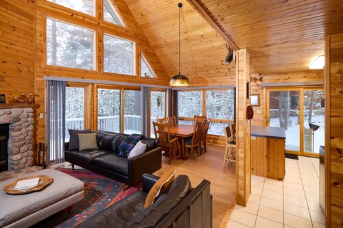 The Pines at Bear Lake - Superb Cabin in Hazelhurst - 3 Bed, 2 Bath
