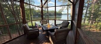 The Pines at Bear Lake - Superb Cabin in Hazelhurst - 3 Bed, 2 Bath