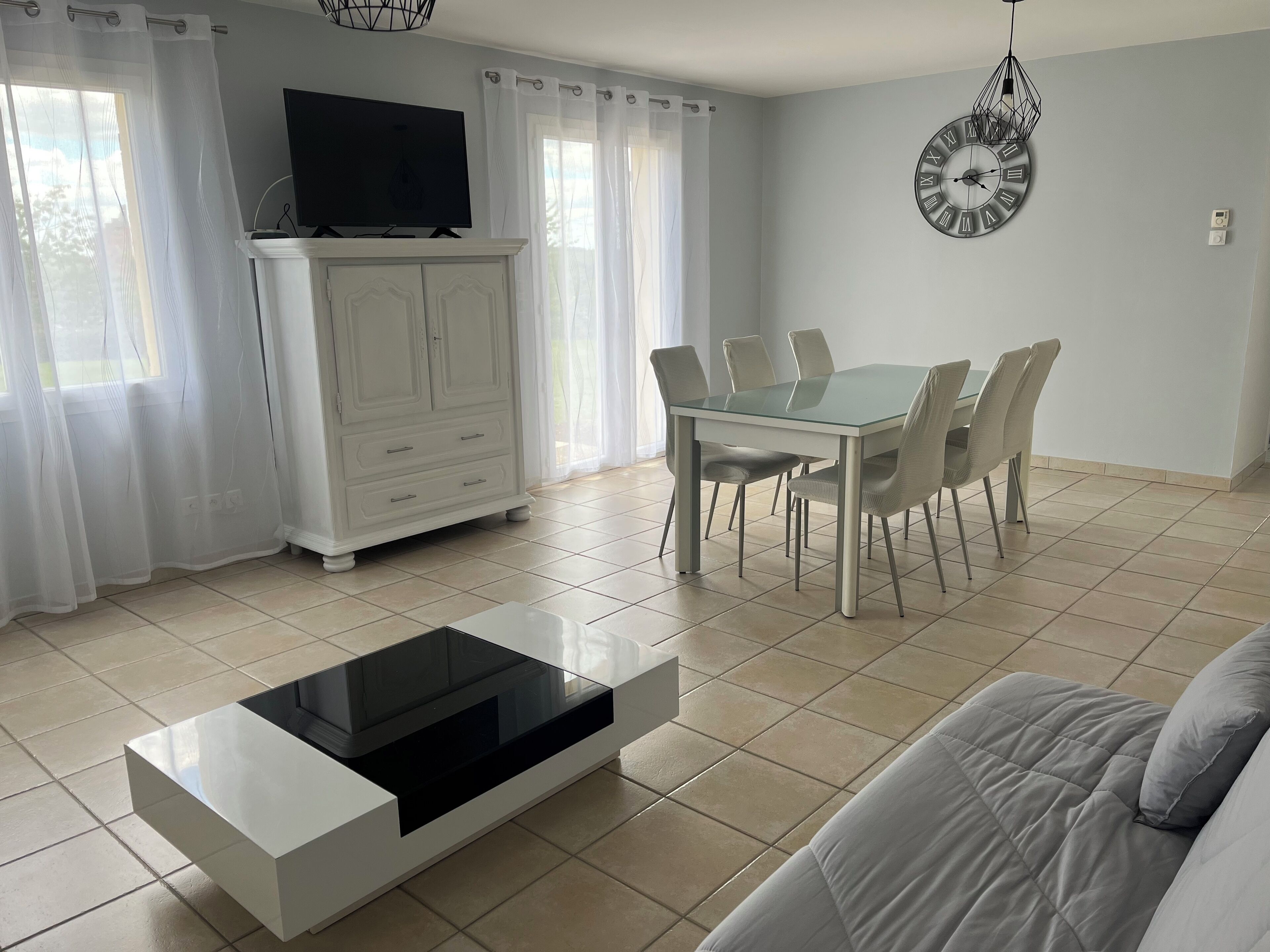 Una televisión