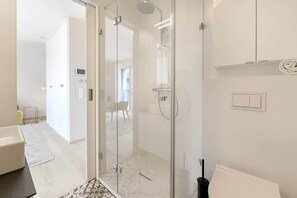 Een douche, een haardroger